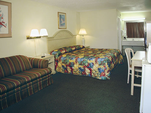 Garden Inn & Suites Ferry Pass Exterior photo